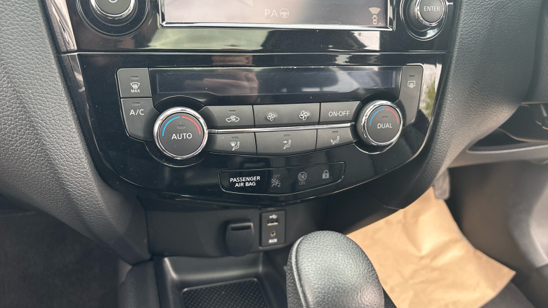 Nissan X-Trail 1.6 dCi Tekna 5dr Xtronic Diesel Station Wagon